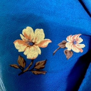 American Eagle Blue Floral Crop Top